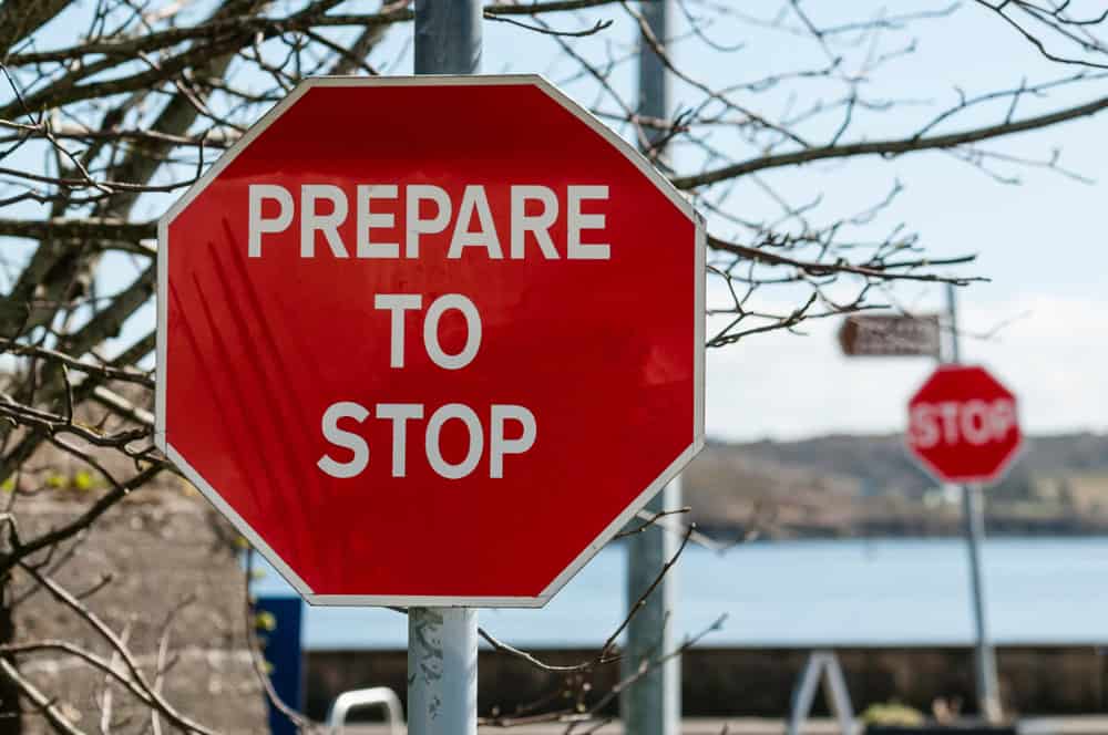 Stopping Distances When Driving: How to Remember Them